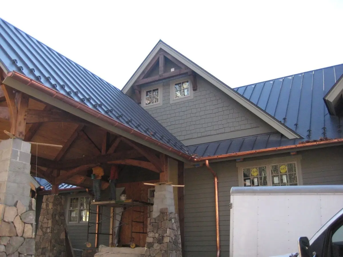 Craftsman Roofing team delivering quality roofing work in Clear Ridge